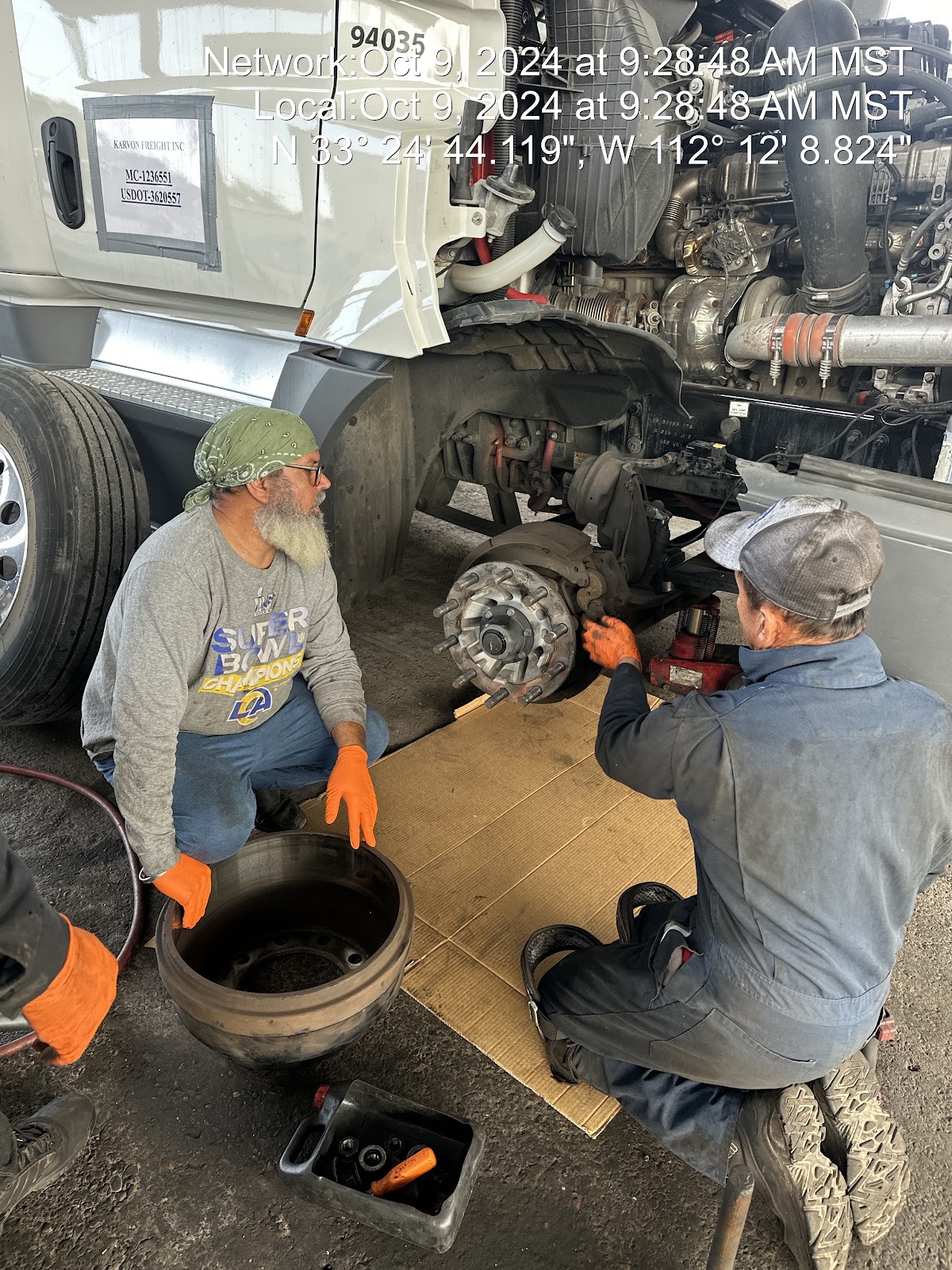 Baaz mechanics doing axle work